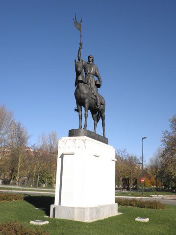 Estatua de Diego Rodríguez Porcelos en Burgos, de Juan de Ávalos (1983)