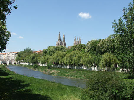 El río Arlanzón a su paso por Burgos
