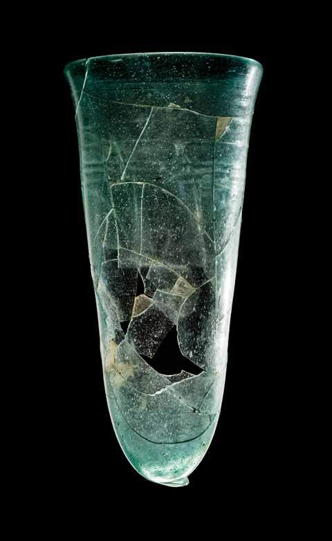 Vaso de vidrio, siglo VI. San Martín de Finaga
