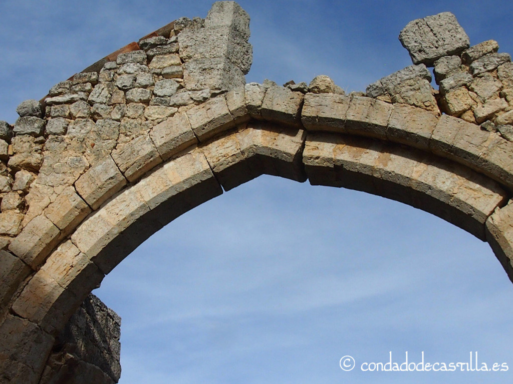 Arco de la ermita de San Salvador de Tamarón (Burgos)