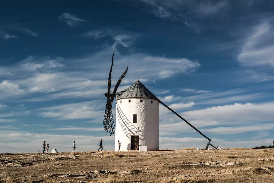 Molino de viento manchego. Fuente: Pexels Molino de viento manchego. Fuente: Pexels