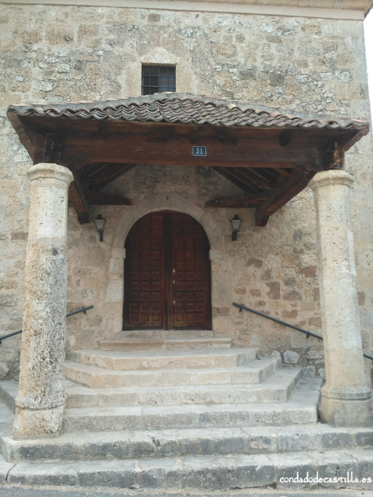 Acceso iglesia de Santa Marina de Sacramenia