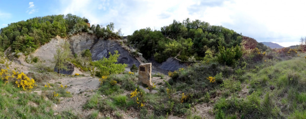 Monolito a Gonzalo en Ussia