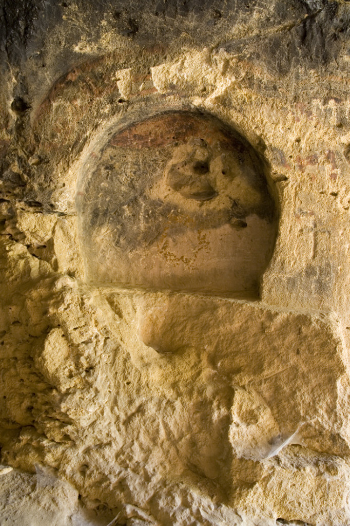 Altar central del interior de la Cueva de los Siete Altares