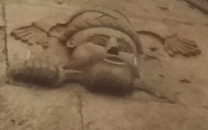 Supuesta representación de la cabeza de Abulid en la Casa del Moro en Sepúlveda