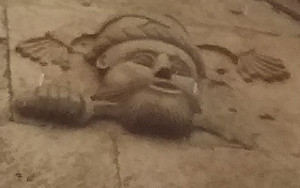 Supuesta representación de la cabeza de Abulid en la Casa del Moro en Sepúlveda