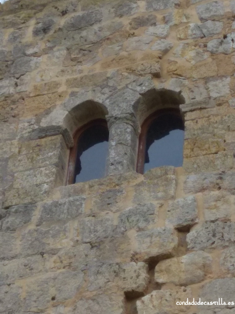 Detalle ventana torre de Itero del Castillo