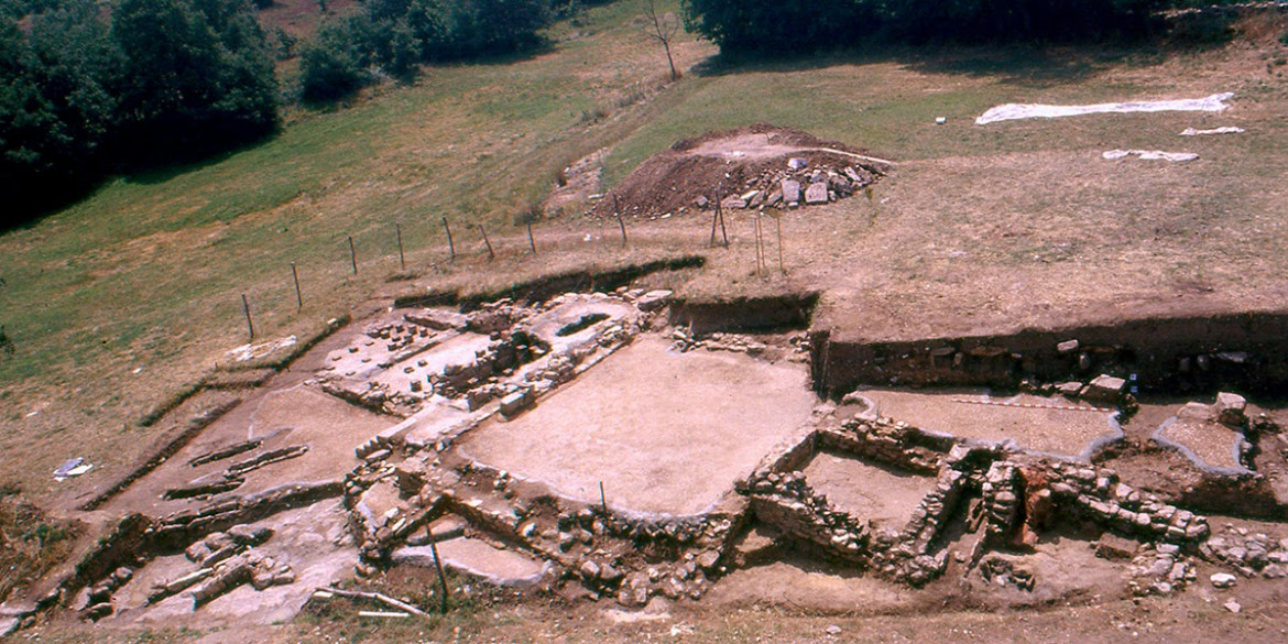 Excavación de Santa María de Hito (1986). Foto de R. Gimeno Excavación de Santa María de Hito (1986). Foto de R. Gimeno