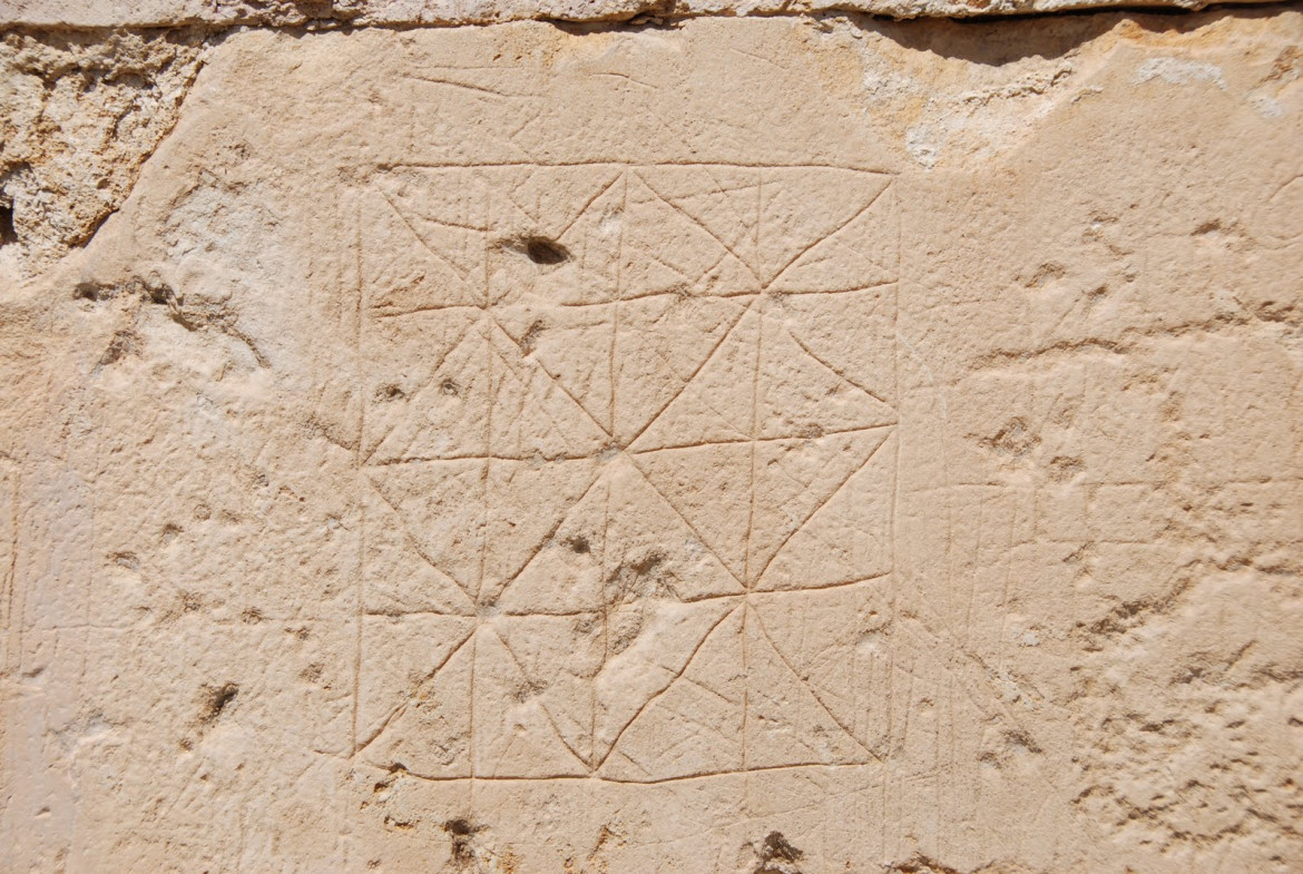 Alquerque de XII de la ermita de La Concepción de San Vicentejo de Treviño (Burgos)