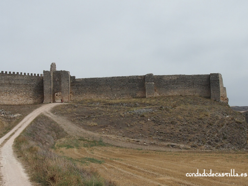 Muralla de Fuentidueña y puerta de Alfonso VIII