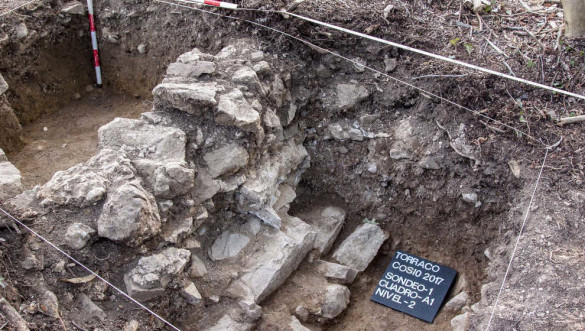 Restos de la fortificación de Cosío, siglo XI