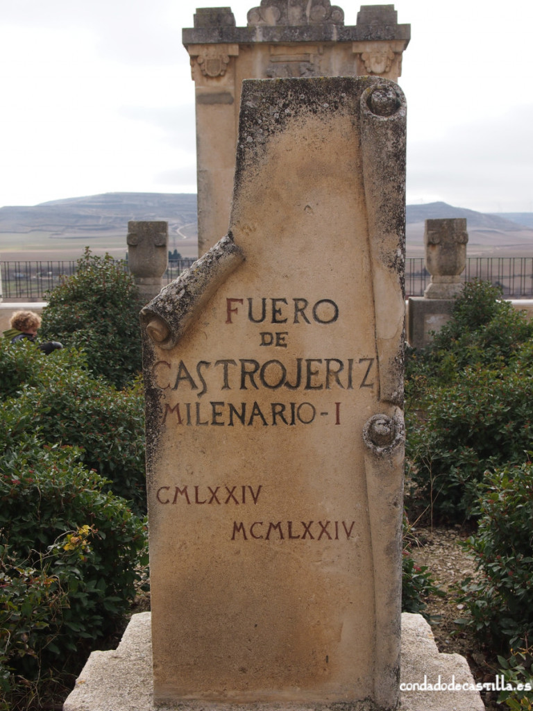 Monumento al milenario del Fuero de Castrojeriz en la Plaza de los Fueros