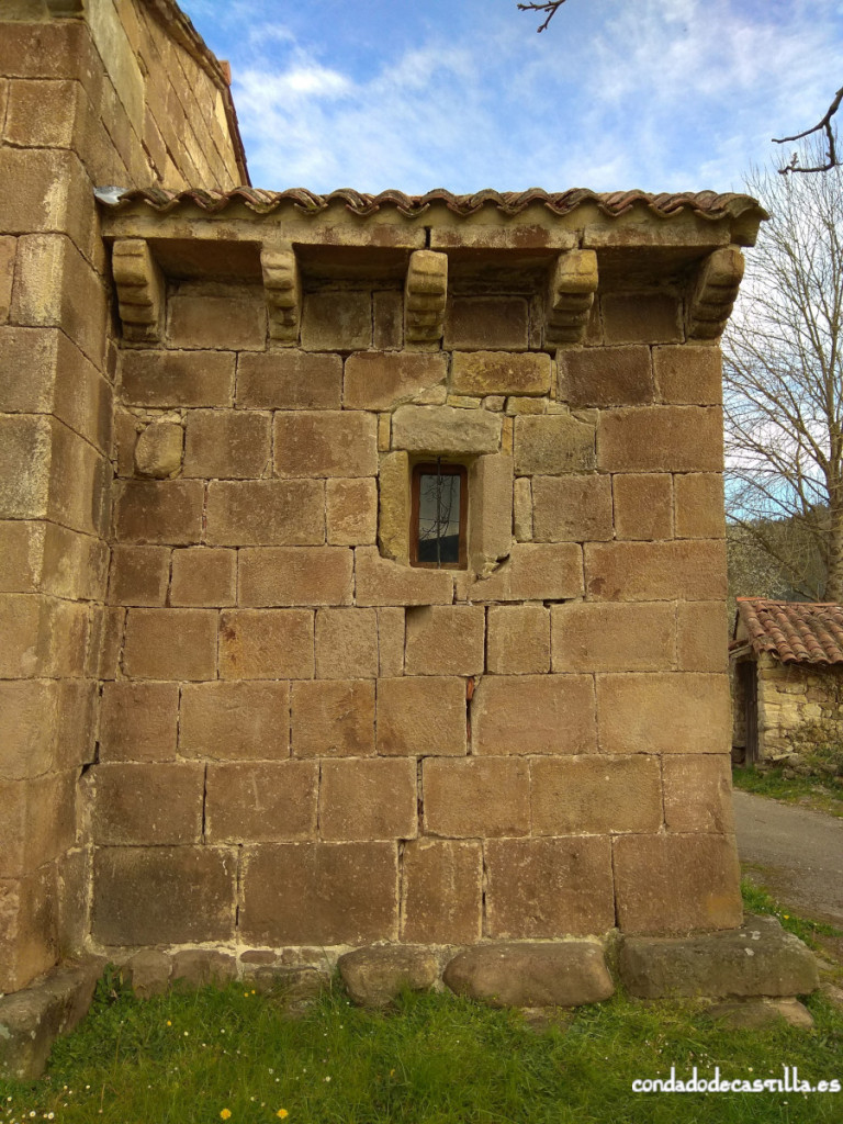 Muro sur del ábside de Santa Leocadia de Helguera