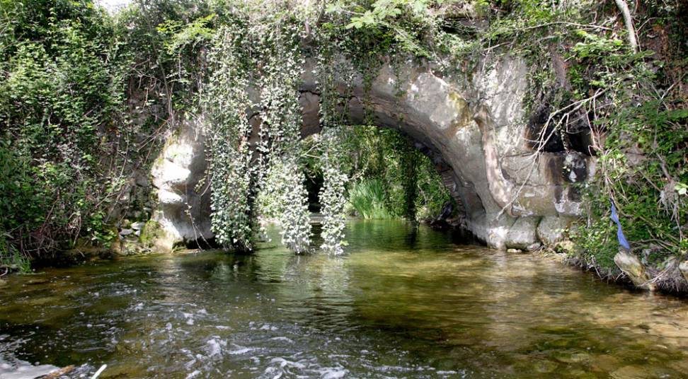 Puente romano de San García en Cerezo de Río Tirón