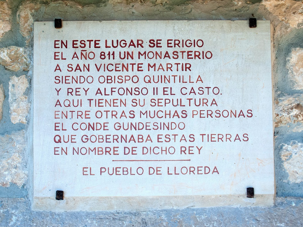 Placa conmemorativa sobre la fundación de San Vicente de Fístoles