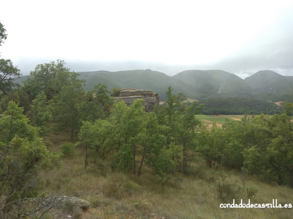 Peña de San Clemente desde el camino de a Quintana-María