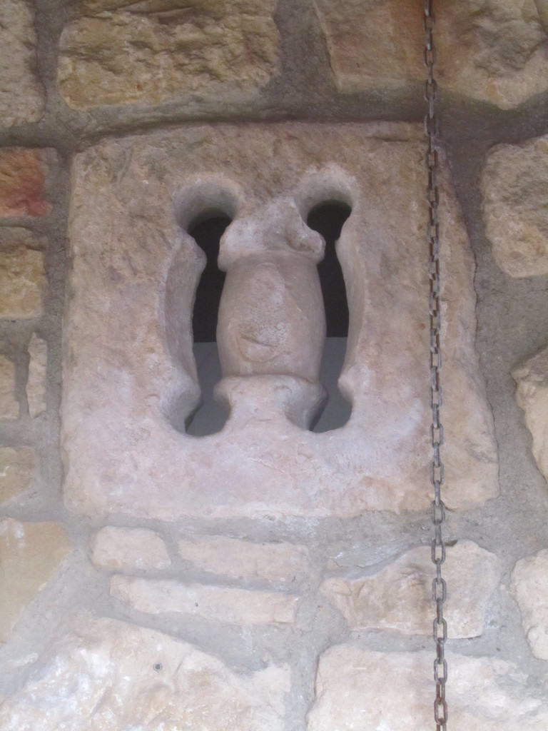 Ventana prerrománica de la ermita de Goiuria en Iurreta