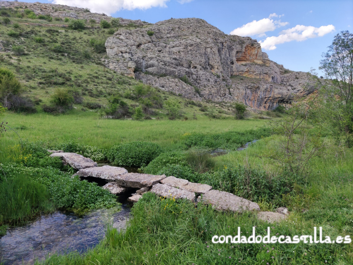 Puente en el desfiladero del río Talegones