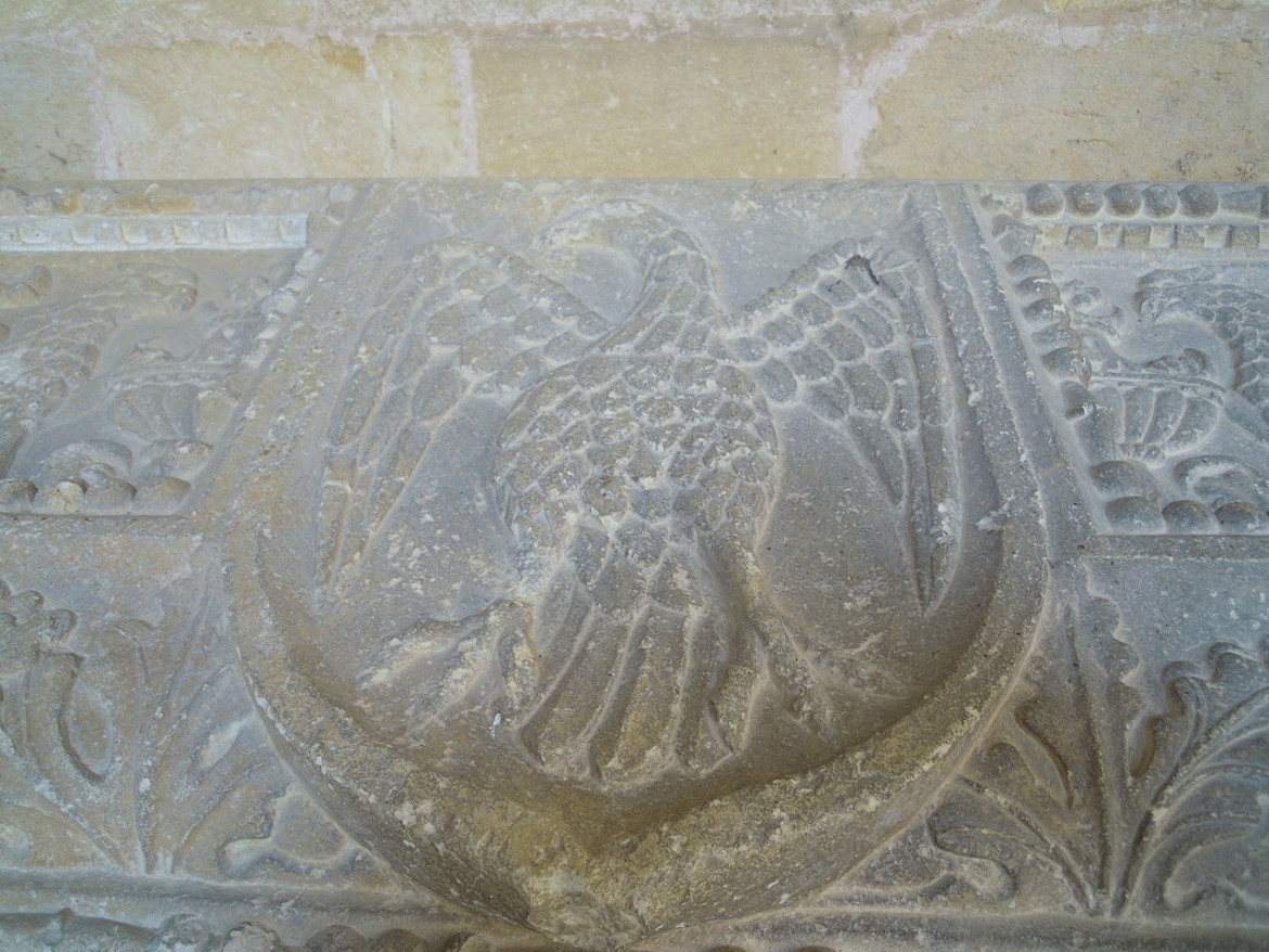 Escudo del supuesto sepulcro de Gonzalo Salvadórez y su hermano en Oña