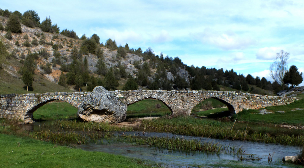 Puente romano en Hontoria del Pinar