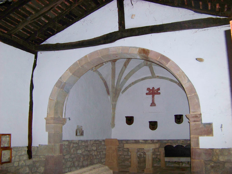 Interior de San Fructuoso de Lamiña