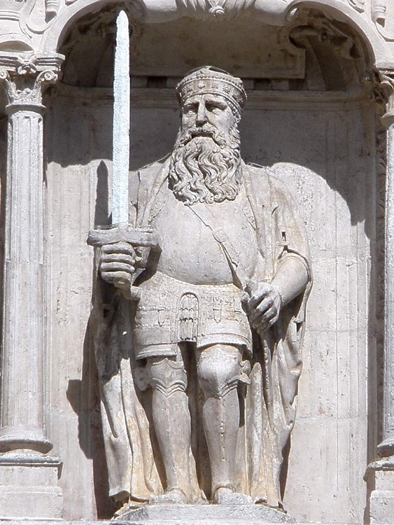 Estatua del Cid en el Arco de Santa María