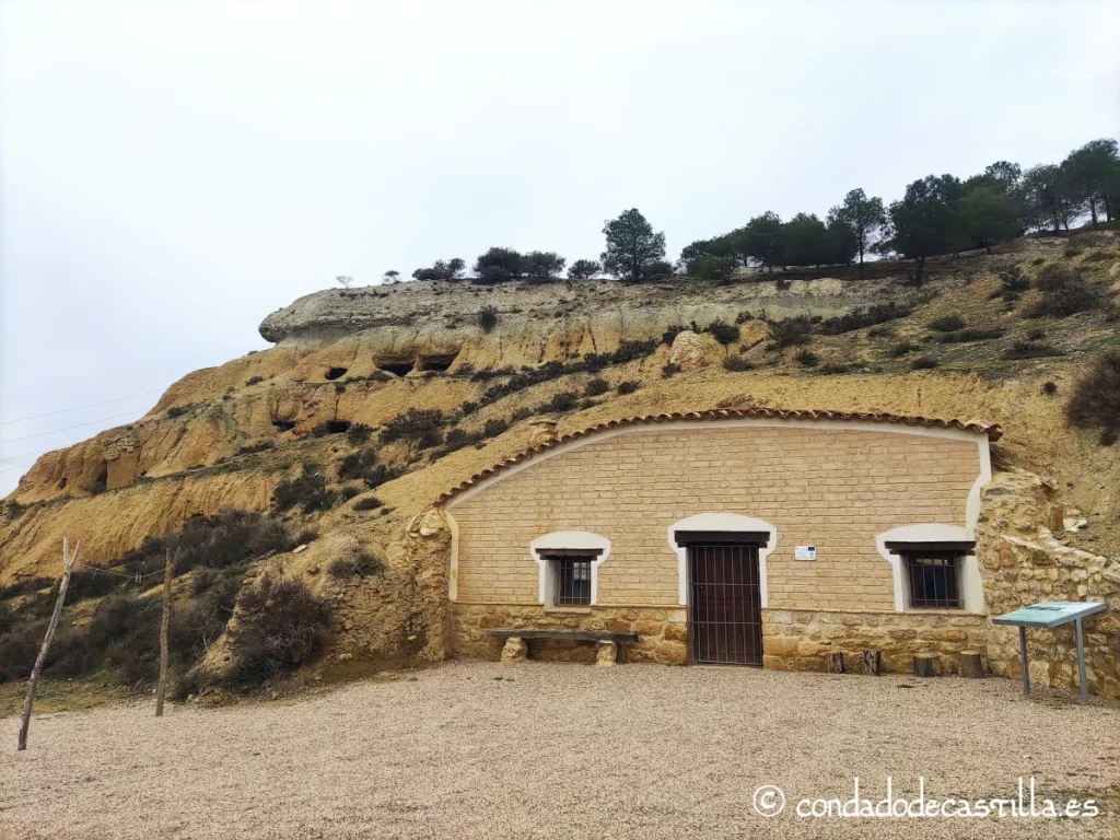 Casa cueva restaurada en Magaz de Pisuerga