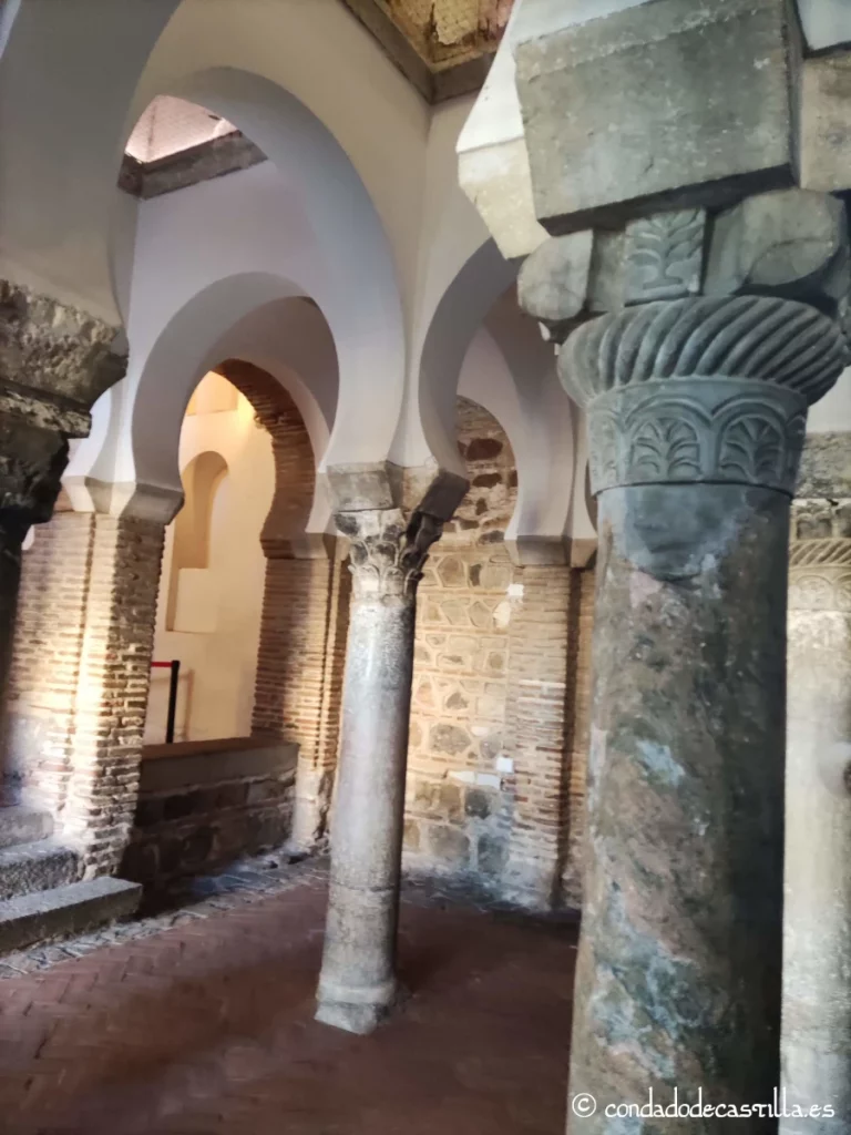 Interior mezquita de Bab al-Marmum o iglesia del Cristo de la Luz