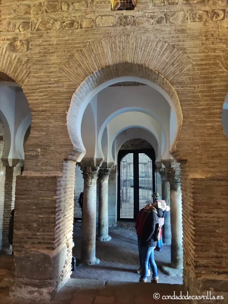 Interior mezquita de Bab al-Marmum o iglesia del Cristo de la Luz