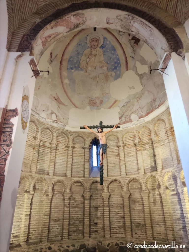Interior del ábside mezquita de Bab al-Marmum o iglesia del Cristo de la Luz