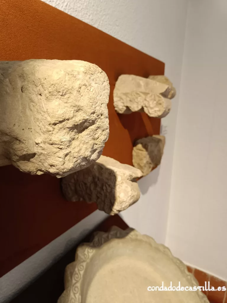 Restos de modillones de San Cebrián de Mazote conservados en el Museo de Valladolid.
