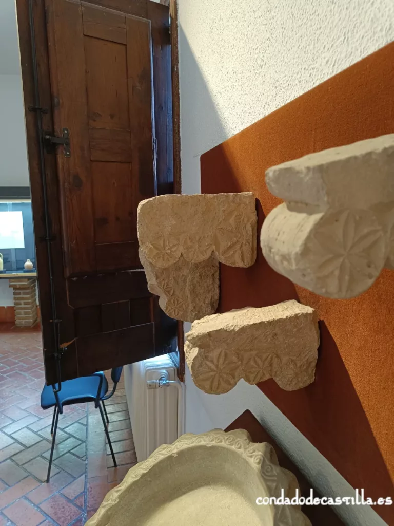 Restos de modillones de San Cebrián de Mazote conservados en el Museo de Valladolid.