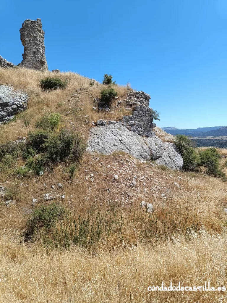 Castillo de Lara. Restos de muros