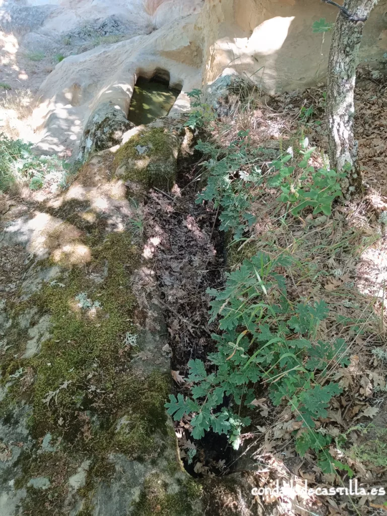 Covacha de las Monjas, Moncalvillo de la Sierra, necrópolis