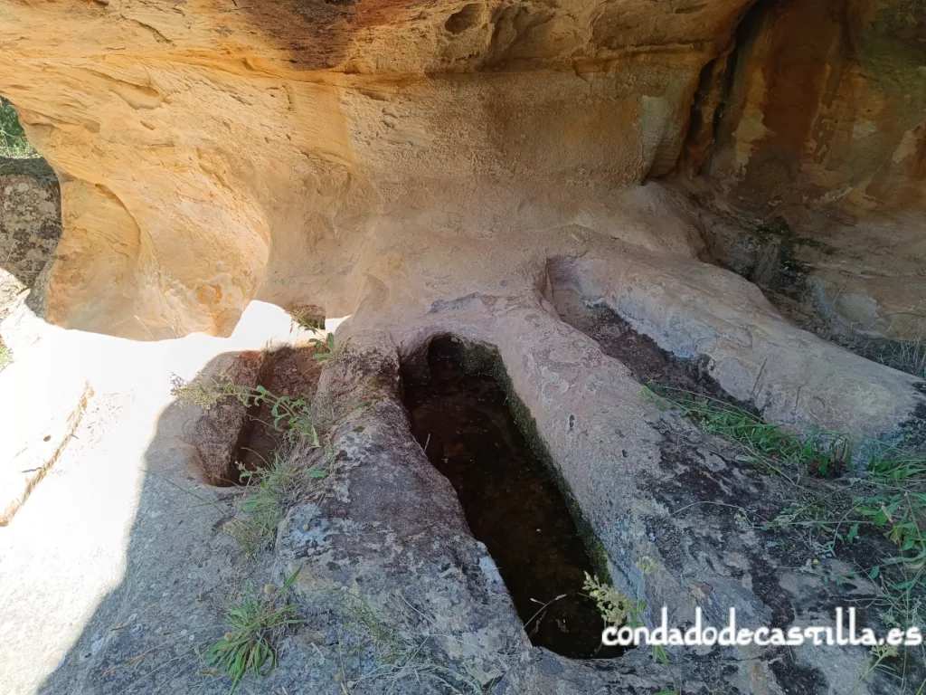 Covacha de las Monjas, Moncalvillo de la Sierra, necrópolis