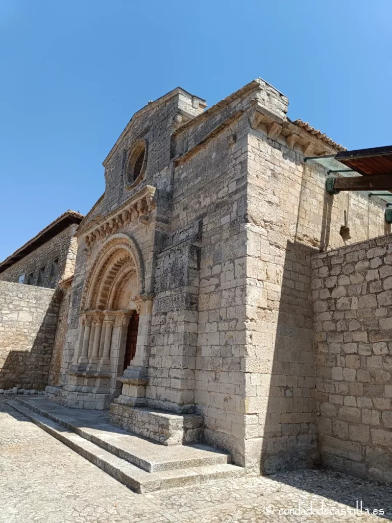 Fachada oeste románica de Santa María de Wamba