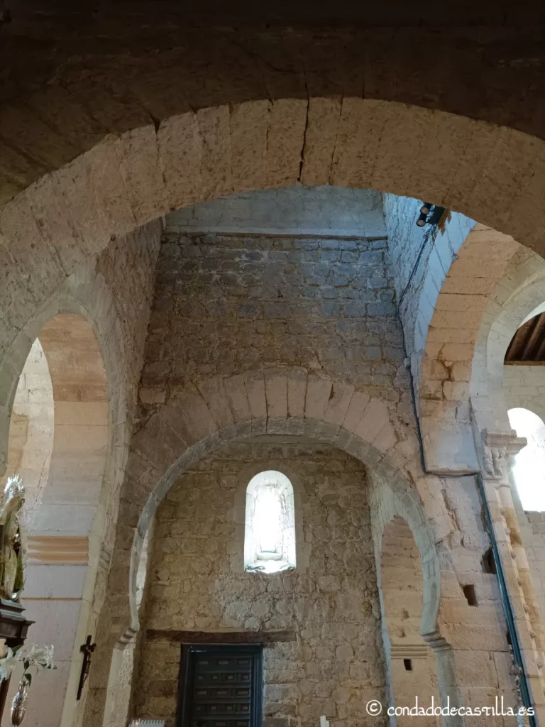 Interior de Santa María de Wamba