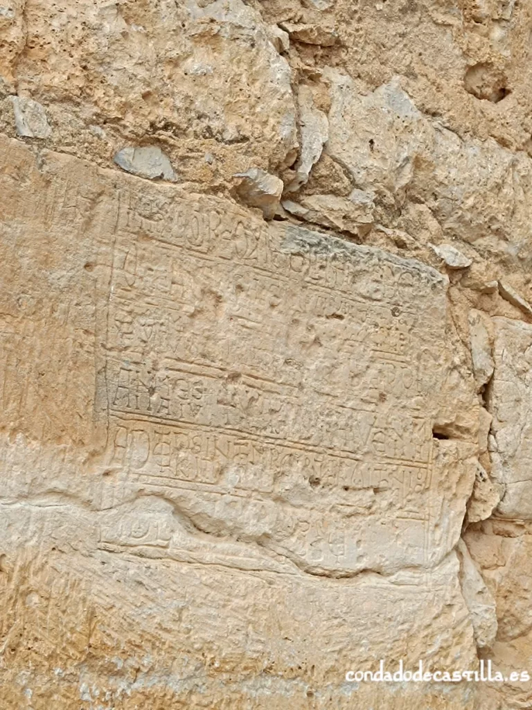 Lápida funeraria siglo XIII en San Román de Hornija