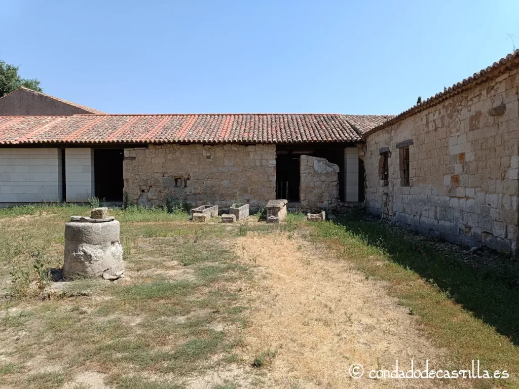 Restos del claustro de Santa María de Wamba