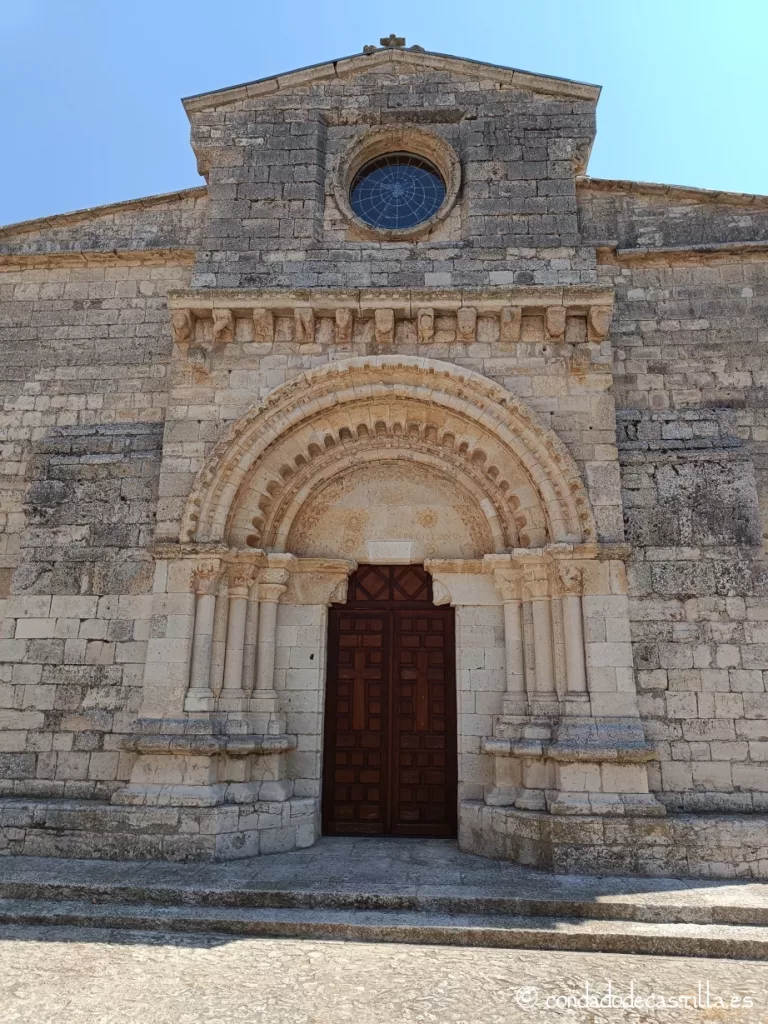 Fachada oeste románica de Santa María de Wamba