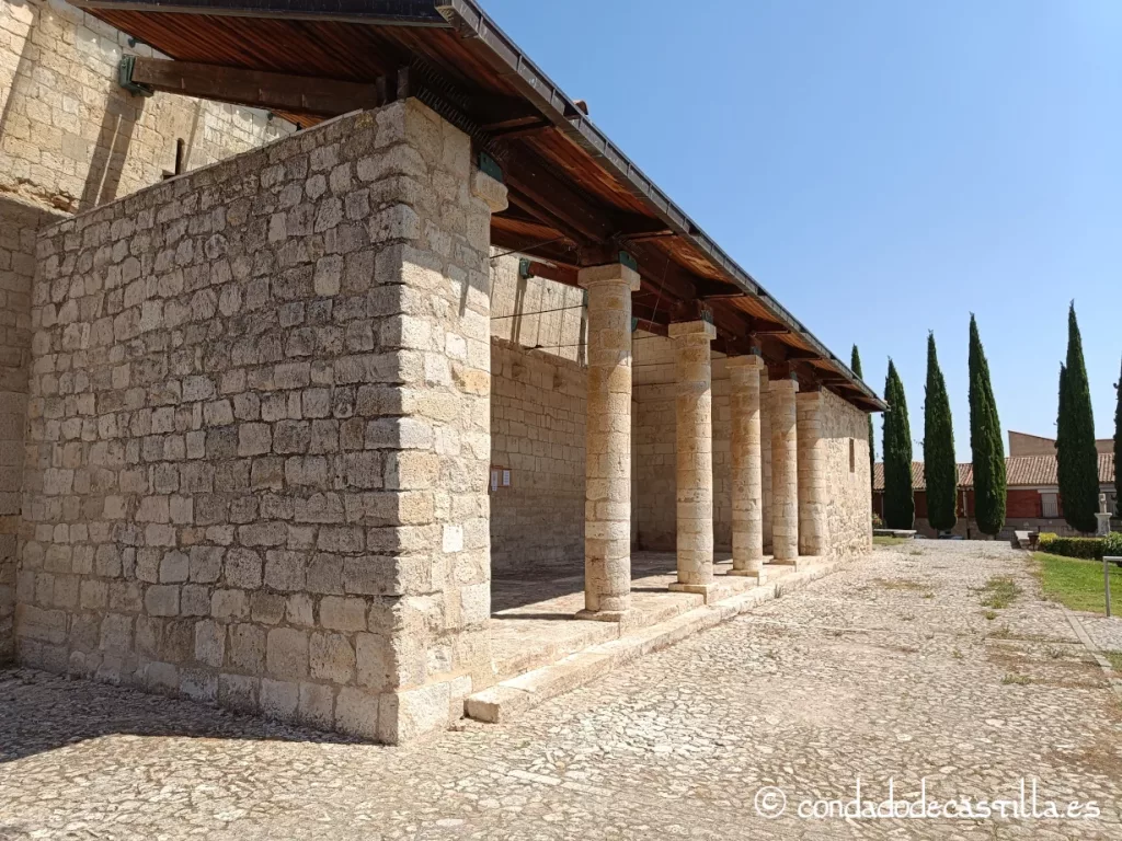 Pórtico meridional de Santa María de Wamba