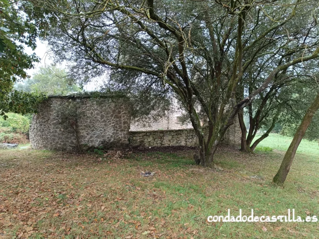 Entorno de la ermita de San Juan de Villanueva en Liendo