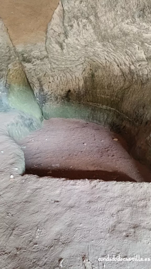 Aljibe excavado en El Cuevatón