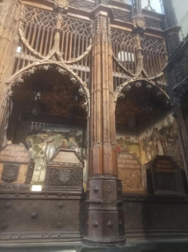 Sepulcros del monasterio de Oña, entre los que se encuentra el del conde García Sánchez de Castilla